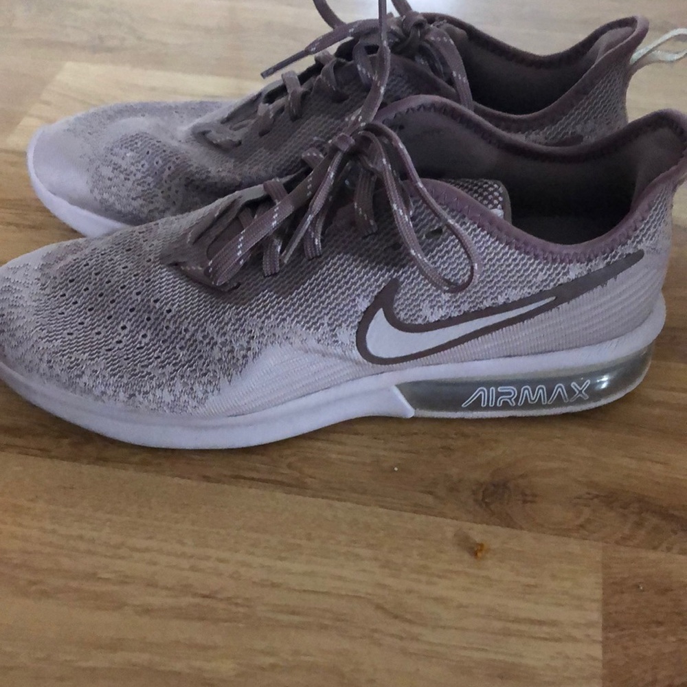 NIKE Air Max